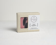 Lade das Bild in den Galerie-Viewer, Miss Poppy's | Seife | Chuck Raspberry