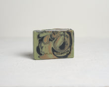 Lade das Bild in den Galerie-Viewer, Miss Poppy's | Seife | Camouflage
