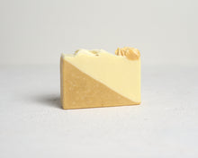 Lade das Bild in den Galerie-Viewer, Miss Poppy's | Seife | Lemonade