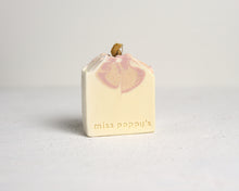 Lade das Bild in den Galerie-Viewer, Miss Poppy's | Seife | Neroli