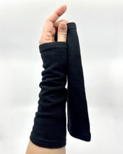 Lade das Bild in den Galerie-Viewer, Lui Luis | Pulswärmer | Verschiedene Farben