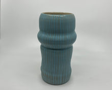 Lade das Bild in den Galerie-Viewer, Lahfab | Vase | Baby Blue Nr. 6