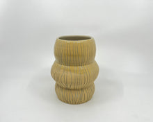 Lade das Bild in den Galerie-Viewer, Lahfab | Vase | Deep Yellow Nr. 21