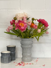 Lade das Bild in den Galerie-Viewer, Lahfab | Vase | Grey Nr. 11