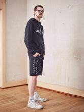 Lade das Bild in den Galerie-Viewer, BugLady | Classic Hoodie | Skarabäus