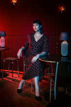 Lade das Bild in den Galerie-Viewer, Lui Luis | Wickelkleid "Red Bug" von Lui Luis Loves Bugs