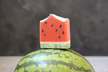 Lade das Bild in den Galerie-Viewer, Miss Poppy's | Seife | One in a Melon