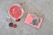 Lade das Bild in den Galerie-Viewer, Miss Poppy's | Seife | Chuck Raspberry