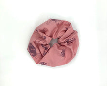 Lade das Bild in den Galerie-Viewer, BugLady x Lui Luis Scrunchies