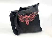 Lade das Bild in den Galerie-Viewer, BugLady x Lui Luis Stofftasche