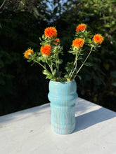 Lade das Bild in den Galerie-Viewer, Lahfab | Vase | Baby Blue Nr. 6

