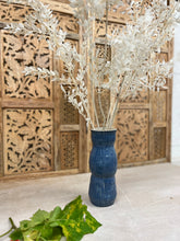 Lade das Bild in den Galerie-Viewer, Lahfab | Vase | Dark Blue Nr. 4
