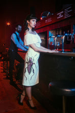Lade das Bild in den Galerie-Viewer, Bleistiftjupe &quot;Unterwasser-Käfer&quot; von Lui Luis Loves Bugs
