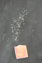 Lade das Bild in den Galerie-Viewer, Miss Poppy&#39;s | Seife | Salted Grapefruit

